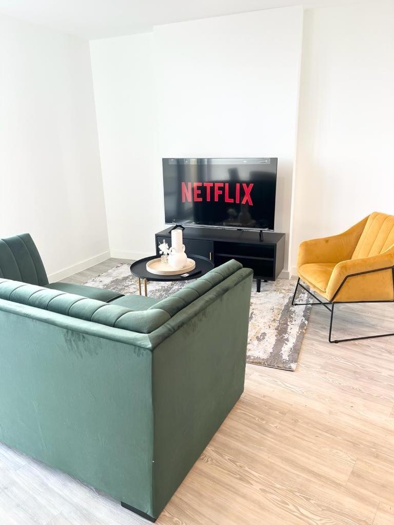 Luxury 2 Bed With View Apartment Manchester